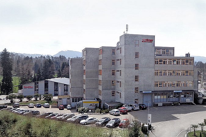 Gründung des Zweigwerks Hombrechtikon in der Schweiz.
