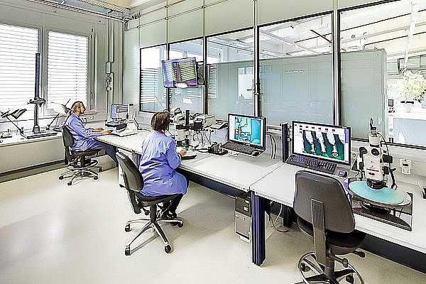 The analysis laboratory of Zollner Elektronik AG.